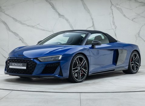 Audi R8 V10 PERFORMANCE CARBON BLACK SPYDER 5