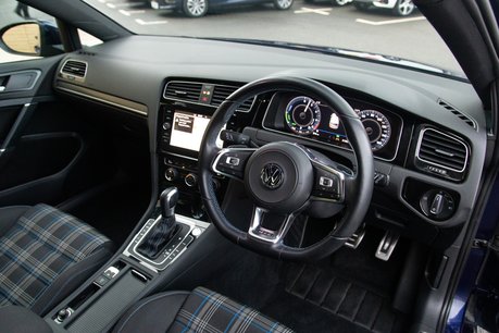 Volkswagen Golf GTE ADVANCE DSG