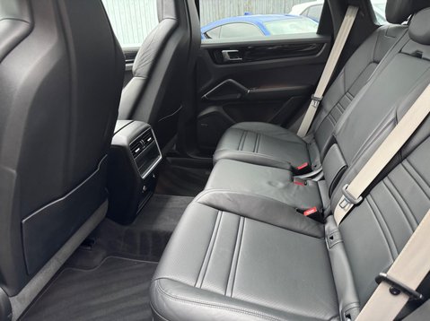 Porsche Cayenne V6 PLATINUM EDITION 29