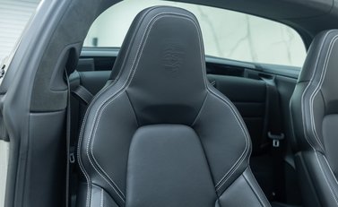 Porsche 911 Targa 4 GTS (992) 18