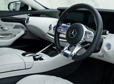 Mercedes-Benz AMG S63 Coupe Premium 13