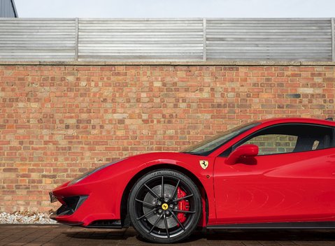 Ferrari 488 Pista 30