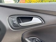 Ford Focus 1.0T EcoBoost Zetec S Euro 6 (s/s) 5dr 27