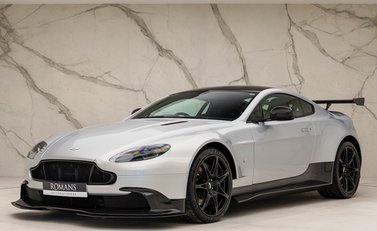 Aston Martin Vantage GT8 4