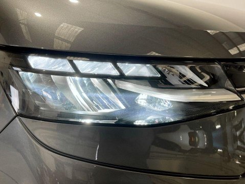 Volkswagen Multivan 1.4 TSI 13kWh Life MPV 5dr Petrol Plug-in Hybrid DSG Euro 6 (s/s) (218 ps) 9