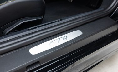 Porsche Cayman GT4 (718) 30