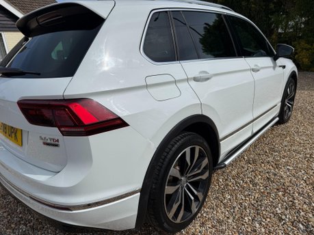 Volkswagen Tiguan 2.0 TDI R-Line DSG 4Motion Euro 6 (s/s) 5dr 12
