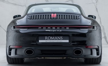 Porsche 911 Targa 4S (992) 11