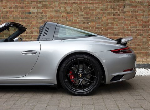 Porsche 911 (991) Targa 4 GTS 16
