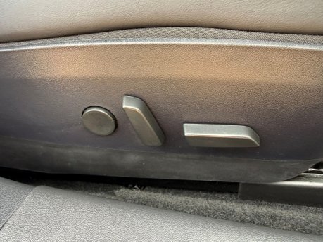 Tesla Model 3 (Dual Motor) Long Range Auto 4WDE 4dr 21