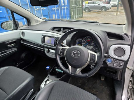 Toyota Yaris 1.5 VVT-h T Spirit Hatchback 5dr Petrol Hybrid CVT Euro 5 (101 ps) 22