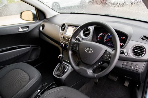 Hyundai i10 PREMIUM SE 4