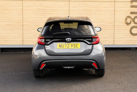 Toyota Yaris DESIGN FHEV