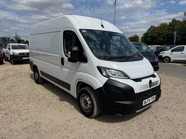 Citroen Relay MWB L2H2 (SOLD CM) Medium Roof Enterprise 35 Air Con Camera Sensors EURO 6 4