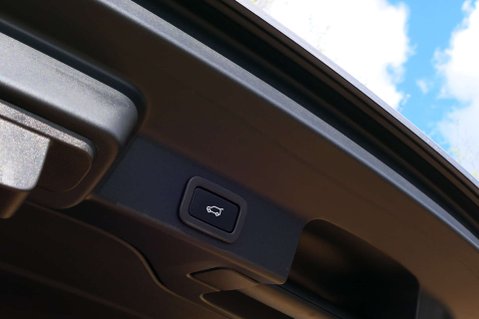 Jaguar F-Pace 2.0 F-PACE R-Dynamic S D MHEV AWD Auto 4WD 5dr 19