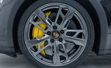 Porsche Taycan TURBO S CROSS TURISMO 36