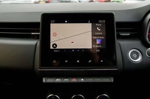 Renault Clio ICONIC TCE 21
