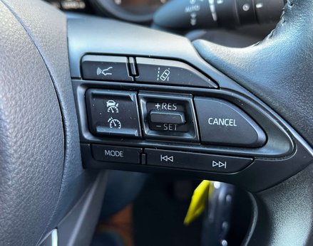 Toyota Yaris 1.5 Yaris Design HEV CVT 5dr 58