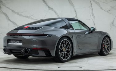 Porsche 911 Targa 4S (992) 8