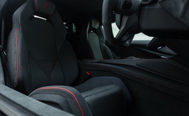 Lamborghini Revuelto 18