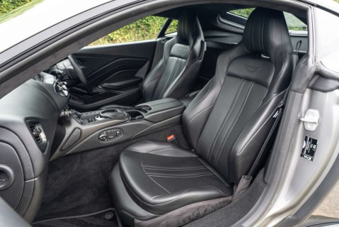 Aston Martin Vantage V8 9