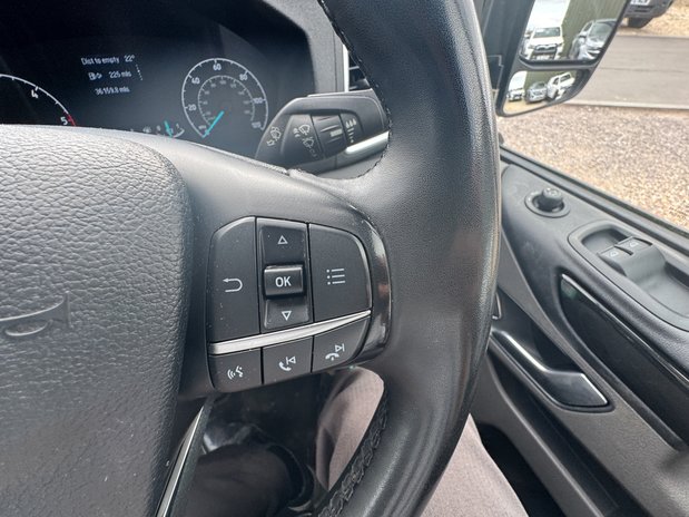 Ford Transit Custom Crew Cab AUTO SWB L1H1 Low Roof Limited 320 Air Con Alloys Sensors Cam EURO 21