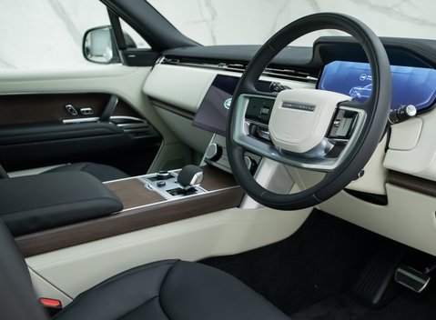 Land Rover Range Rover P440e SE 10