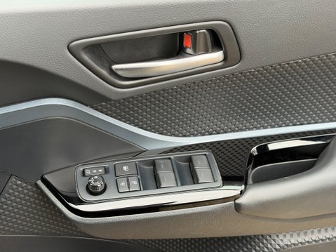 Toyota C-HR DESIGN 22