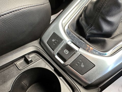 Vauxhall Antara 2.2 Antara SE CDTi 4x4 4WD 5dr 16