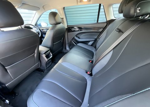 MG MG5 EV 61kWh TROPHY 16