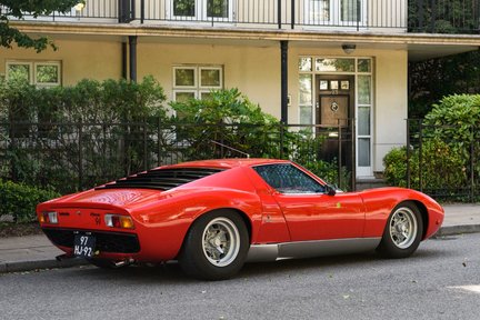 Lamborghini Miura P400 SV 3