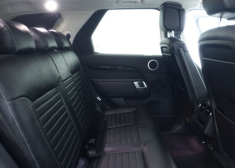 Land Rover Discovery 3.0 Discovery HSE D MHEV Auto 4WD 57