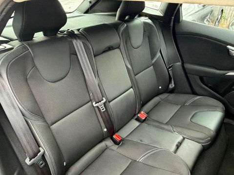 Volvo V40 2.0 T2 Momentum Edition Euro 6 (s/s) 5dr 40