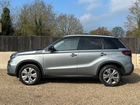 Suzuki Vitara SZ-T MHEV 6