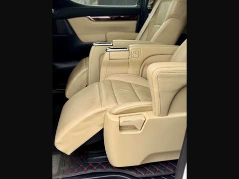 Toyota Alphard 3.5 V6 EXECUTIVE LOUNGE 7 SEAT 95