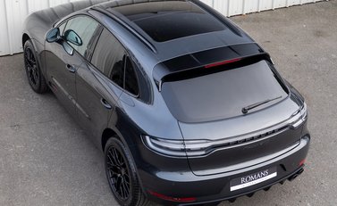 Porsche Macan GTS 9