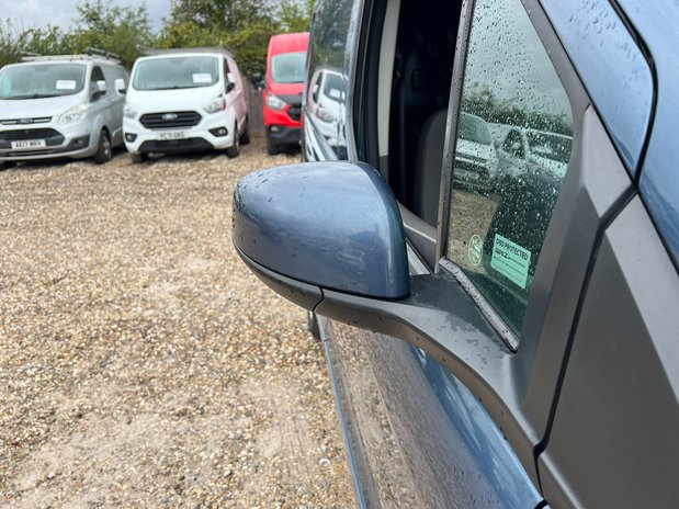 Ford Transit Connect SWB L1H1 Low Roof Limited 200 Alloys H/Seats Ply Sensors EURO 6 NO VAT 18