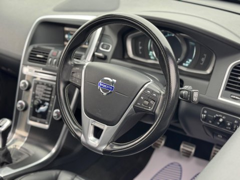 Volvo XC60 2.0 D4 R-Design Euro 6 (s/s) 5dr 29