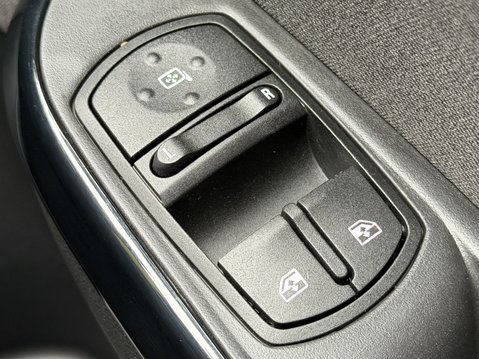 Vauxhall Corsa 1.4 [75] Griffin 5dr 32