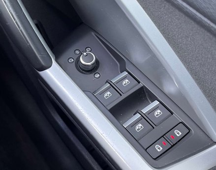 Audi Q3 1.5 Q3 Sport 35 TFSI Semi-Auto 5dr 68