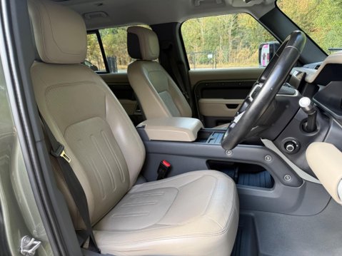 Land Rover Defender HSE MHEV 17