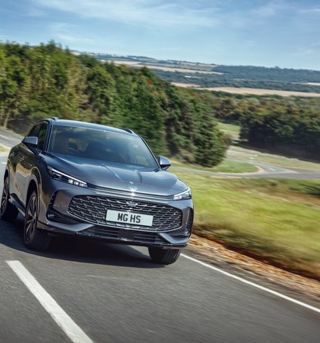 Image of MG HS driving