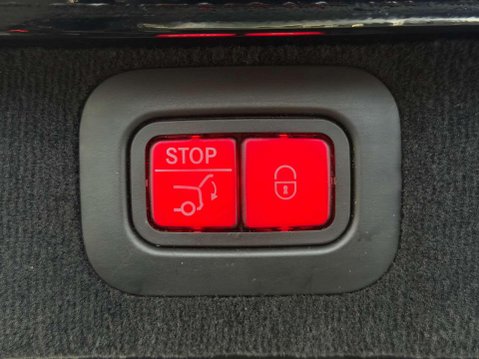 Aston Martin DBX 4.0 V8 SUV 5dr Petrol Auto 4WD Euro 6 (s/s) (550 ps) 33