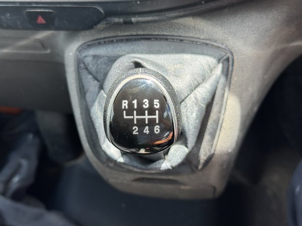 Ford Transit Custom SWB L1H1 Low Roof Leader 300 Sensors EURO 6 25