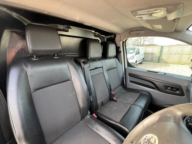 Vauxhall Vivaro LWB L2H1 Low Roof Sportive 2900 Air Con Sensors EURO 6 NO VAT 29