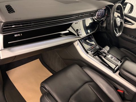 Audi Q7 3.0 TDI V6 50 S line Tiptronic quattro Euro 6 (s/s) 5dr 33