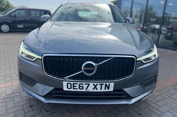 Volvo XC60 D4 MOMENTUM AWD AUTO 4