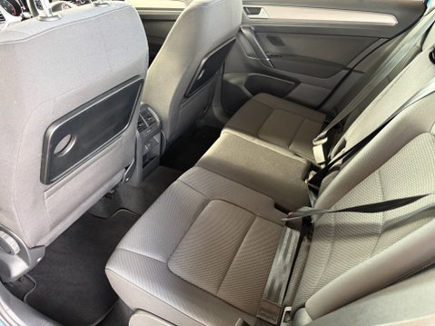 Volkswagen Golf SV SE TSI 26