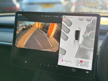 Tesla Model Y BASE 19