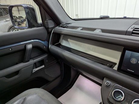 Land Rover Defender 2.0 Defender S D Auto 4WD 5dr 85